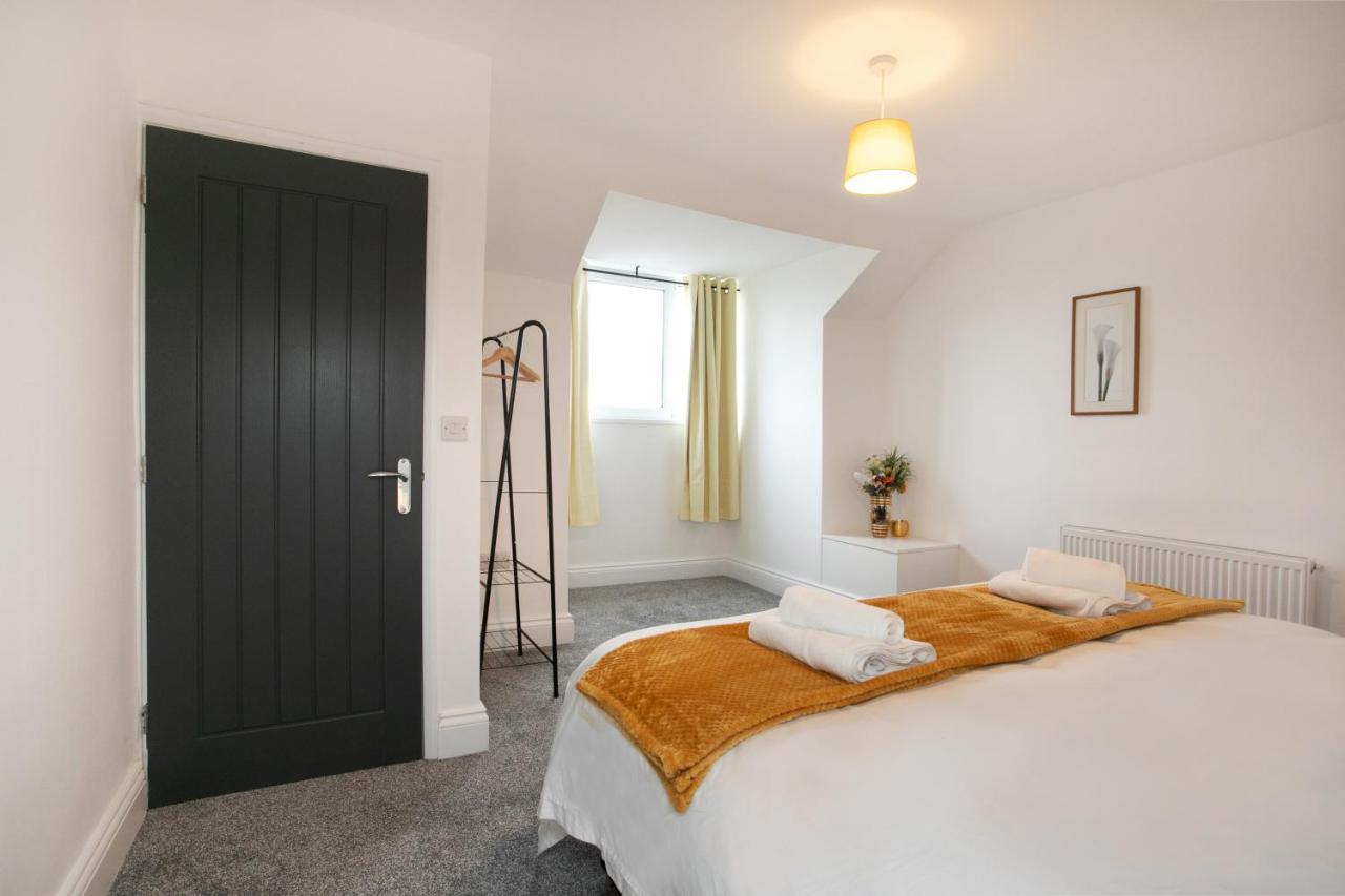 Villa Cudworth House, Barnsley For Contractors & Families, Free Parking, High Speed Wifi Etc Exterior foto